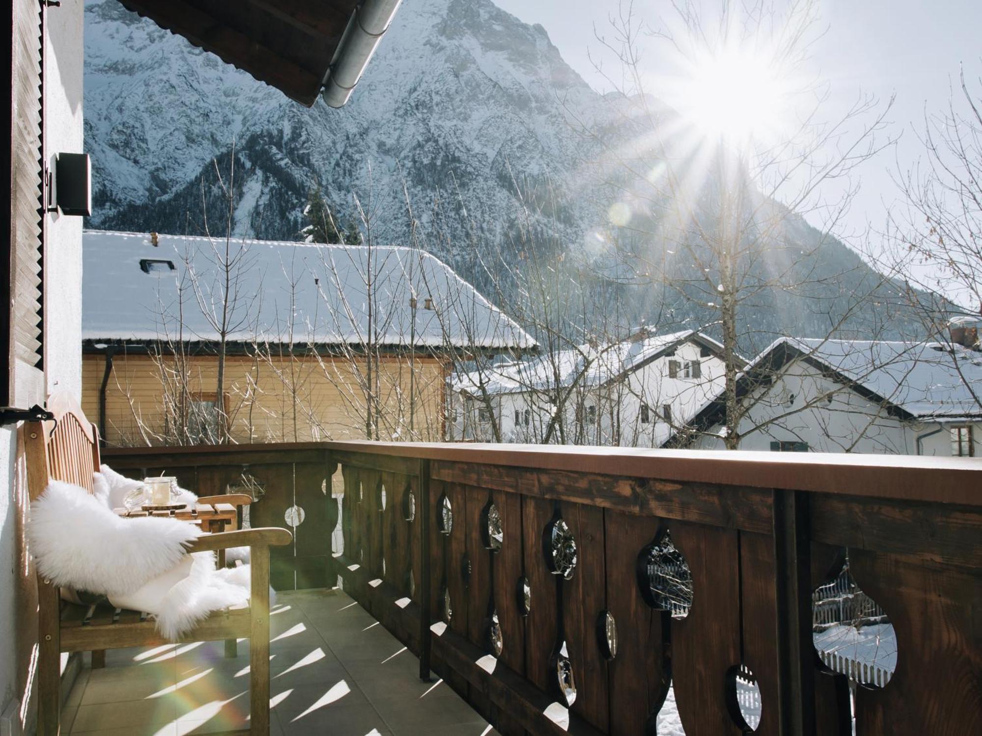 Die Karwendelsuite - 5 Sterne Fewo Mit Bestem Bergblick, Zentrumsnah & Ruhig Gelegen, Familienfreundlich Mittenwald Zewnętrze zdjęcie