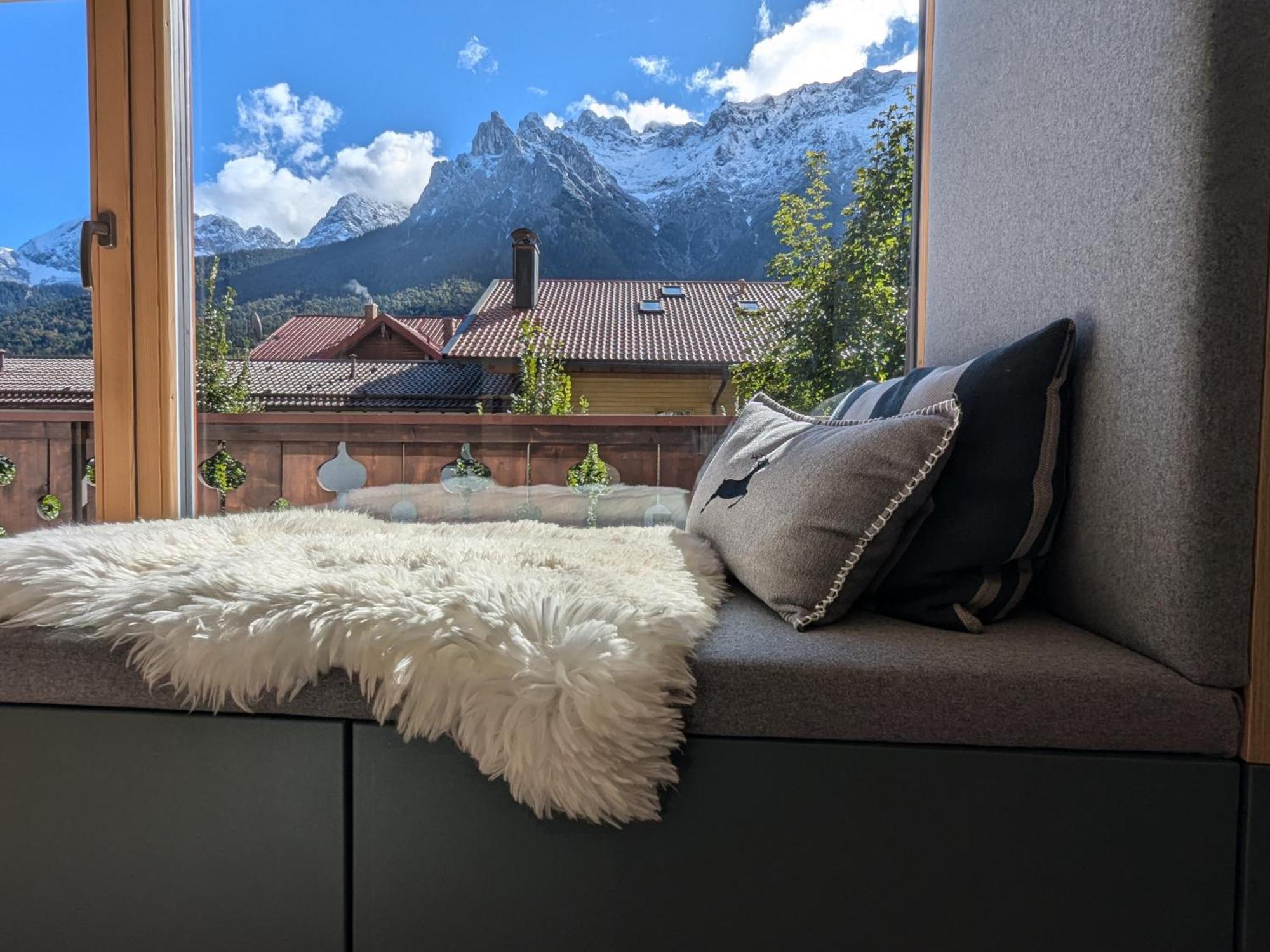 Die Karwendelsuite - 5 Sterne Fewo Mit Bestem Bergblick, Zentrumsnah & Ruhig Gelegen, Familienfreundlich Mittenwald Zewnętrze zdjęcie